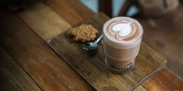 Gute Laune- und Energiedrink mit Maca, Kakao und Cordyceps-Vitalpilz